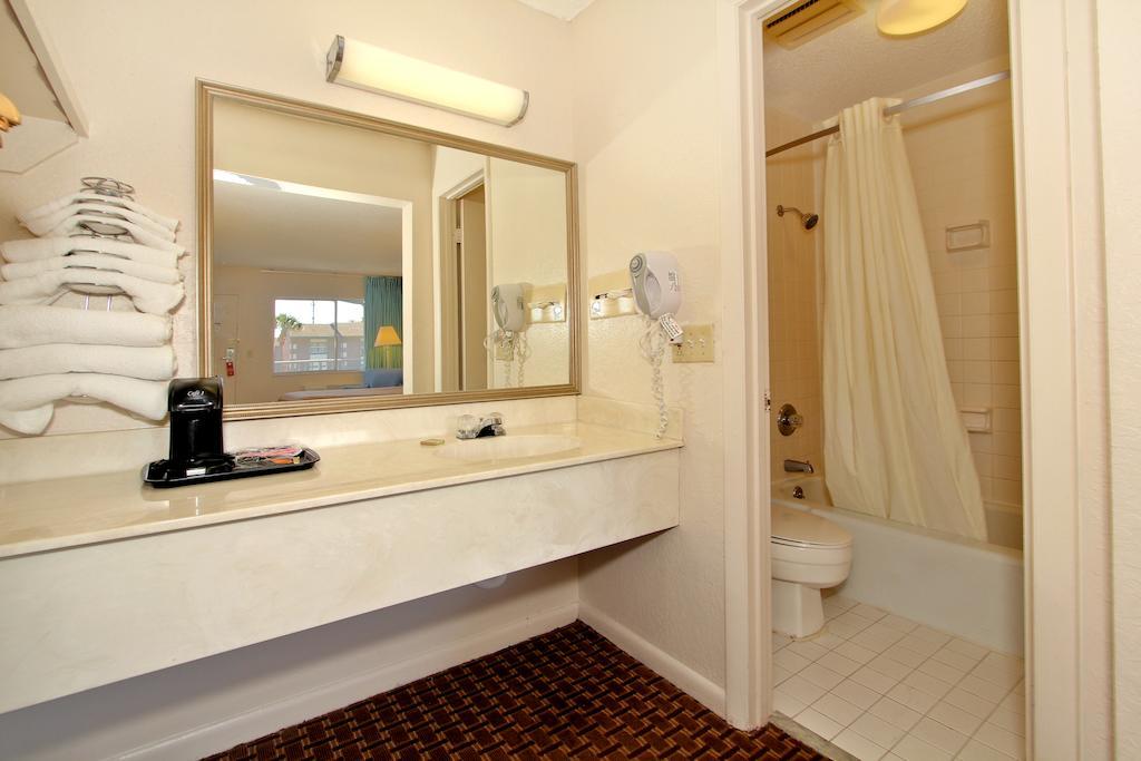 Super 8 By Wyndham Kissimmee Motel Phòng bức ảnh