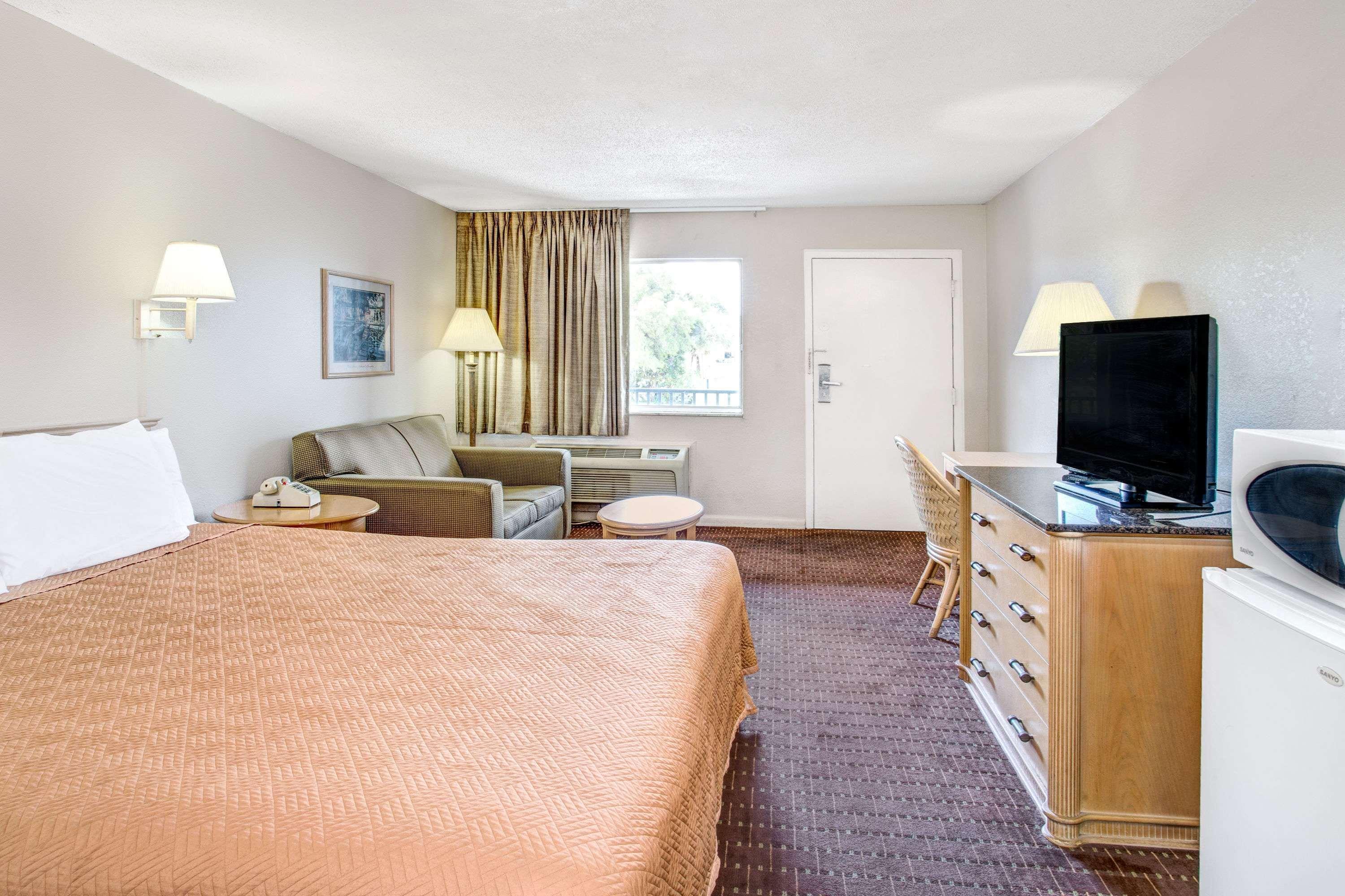 Super 8 By Wyndham Kissimmee Motel Ngoại thất bức ảnh