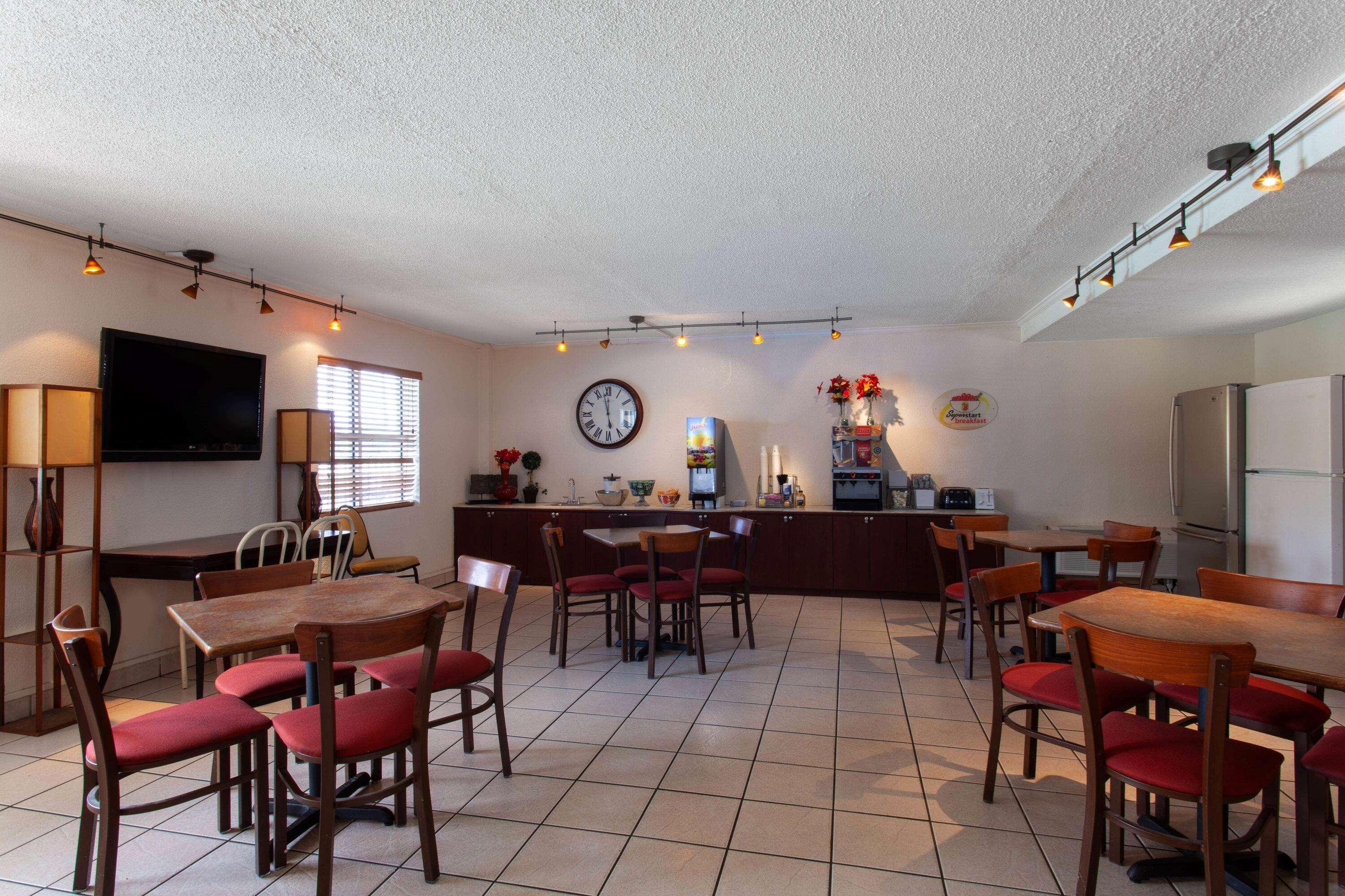 Super 8 By Wyndham Kissimmee Motel Ngoại thất bức ảnh